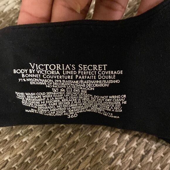 Victoria’s Secret bra lined perfect coverage size 36D - Picture 5 of 5